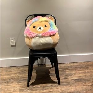 Soft rainbow main lion squishmallow!